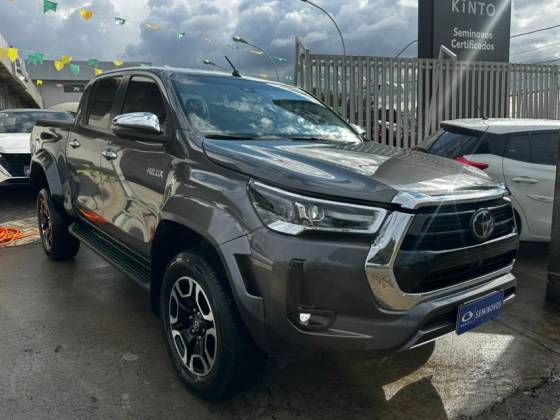 TOYOTA HILUX 2.8 D-4D TURBO DIESEL CD SRX PLUS 4X4 AUTOMÁTICO TOYOTA HILUX 2.8 D-4D TURBO DIESEL CD SRX PLUS 4X4 AUTOMÁTICO